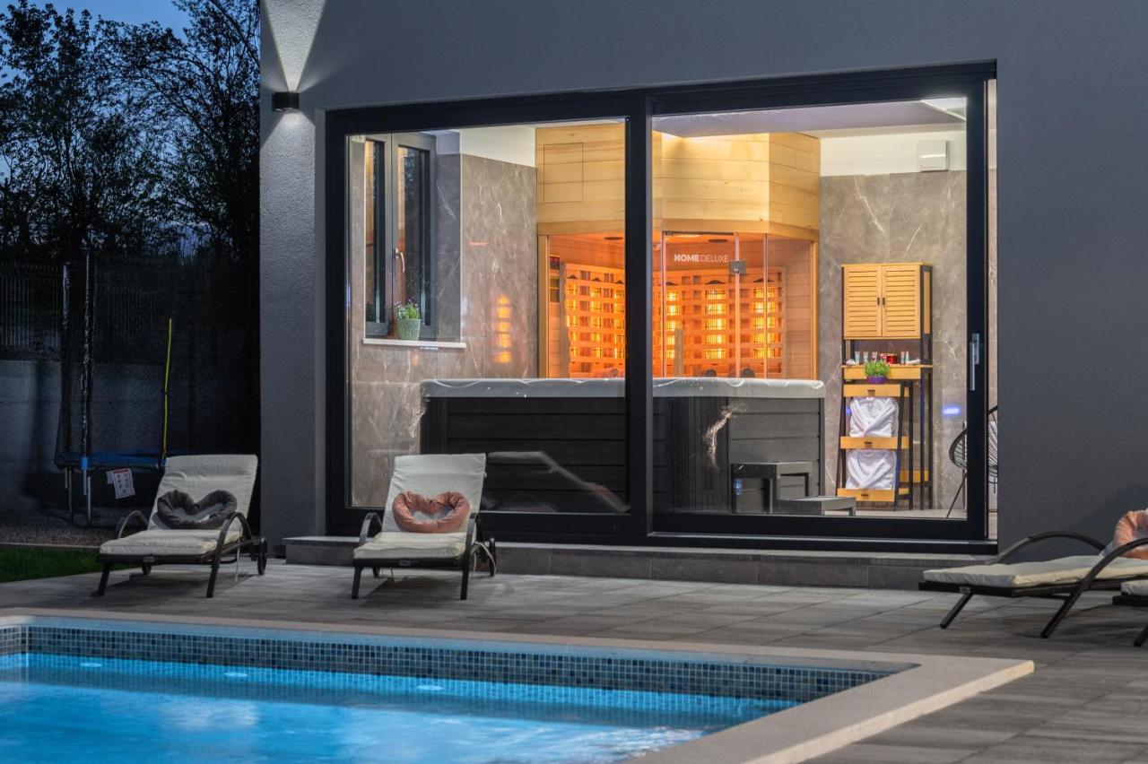 Green Luxury II With Heated Pool, Jacuzzi & Sauna Ruzici  Buitenkant foto
