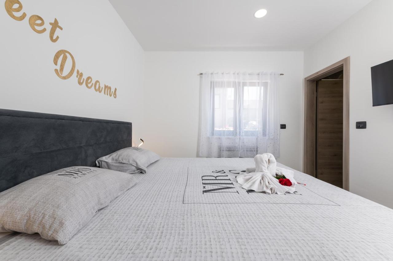 Green Luxury II With Heated Pool, Jacuzzi & Sauna Ruzici  Buitenkant foto