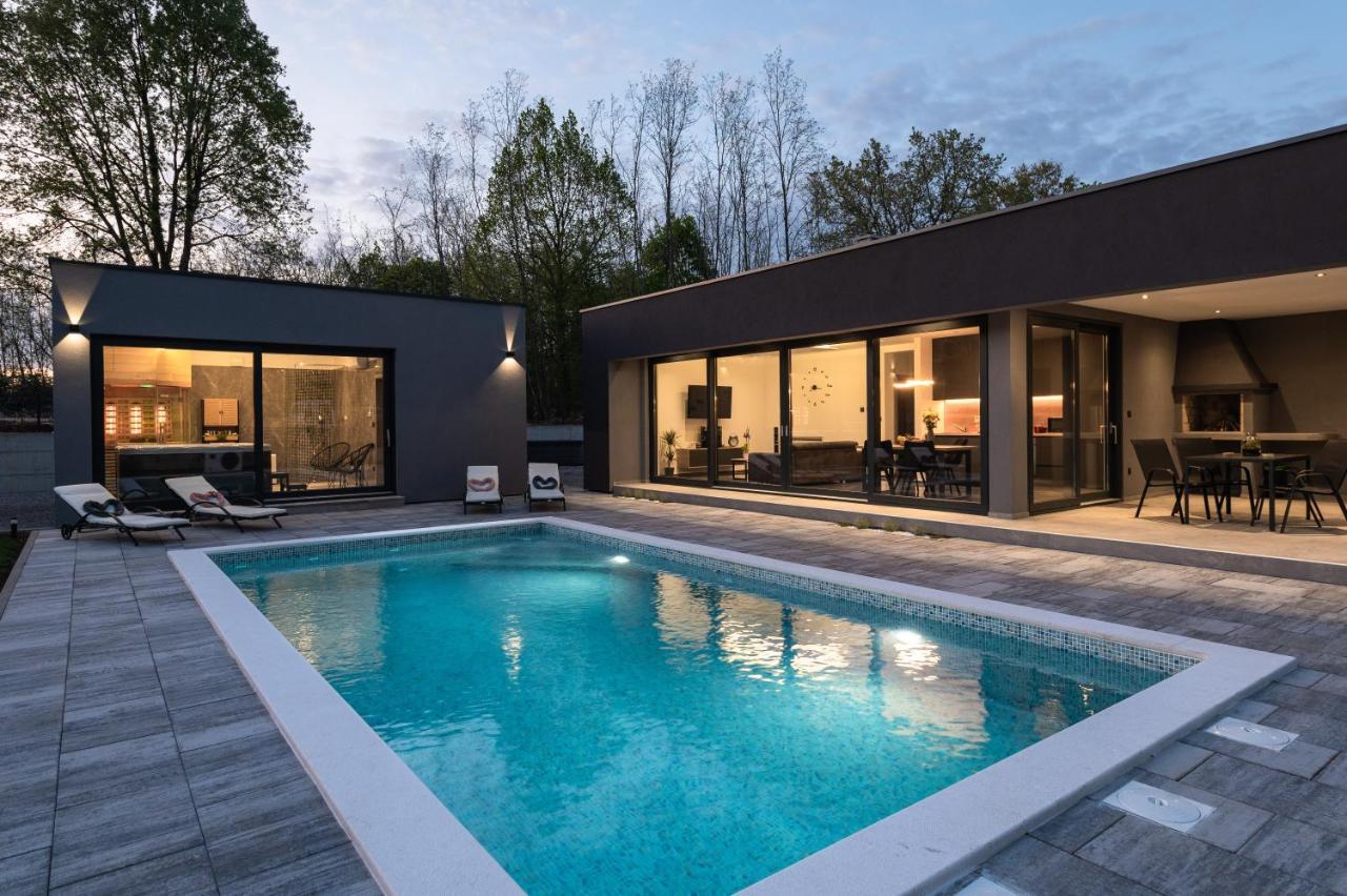 Green Luxury II With Heated Pool, Jacuzzi & Sauna Ruzici  Buitenkant foto